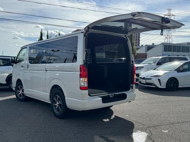 ハイエースバン ロングスーパーGL ダークプライムS 【即納!特別仕様車!!】 パノラミックビューモニター! デジタルインナーミラー 両側パワースライドドア レーンディパーチャーアラート AC100V電源 ハーフレザーシート 20周年限定スカッフプレート(23枚目)