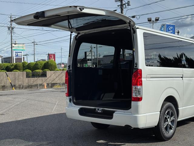 ハイエースバン ロングスーパーGL ダークプライムS 【即納!特別仕様車!!】 パノラミックビューモニター! デジタルインナーミラー 両側パワースライドドア レーンディパーチャーアラート AC100V電源 ハーフレザーシート 20周年限定スカッフプレート(26枚目)