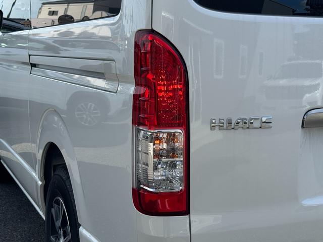 ハイエースバン ロングスーパーGL ダークプライムS 【即納!特別仕様車!!】 パノラミックビューモニター! デジタルインナーミラー 両側パワースライドドア レーンディパーチャーアラート AC100V電源 ハーフレザーシート 20周年限定スカッフプレート(27枚目)