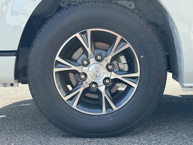 ハイエースバン ロングスーパーGL ダークプライムS 【即納!特別仕様車!!】 パノラミックビューモニター! デジタルインナーミラー 両側パワースライドドア レーンディパーチャーアラート AC100V電源 ハーフレザーシート 20周年限定スカッフプレート(38枚目)