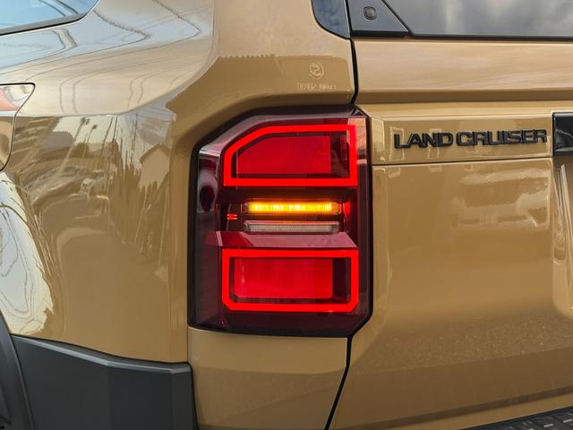 ランドクルーザー250 ZXファーストエディション 【特別仕様車!!限定カラー!!!】 サンルーフ JBLサウンドシステム 12.3インチディスプレイオーディオ デジタルインナーミラー パワーバッグドア ブラウン内装 パノラミックビューモニター BSM(29枚目)