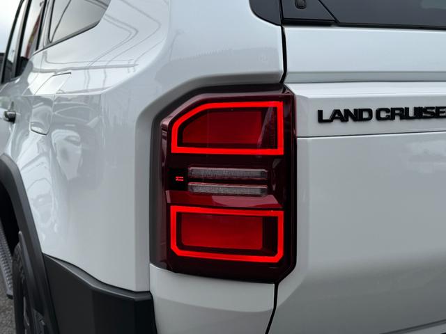 TOYOTA LAND CRUISER 250 VX