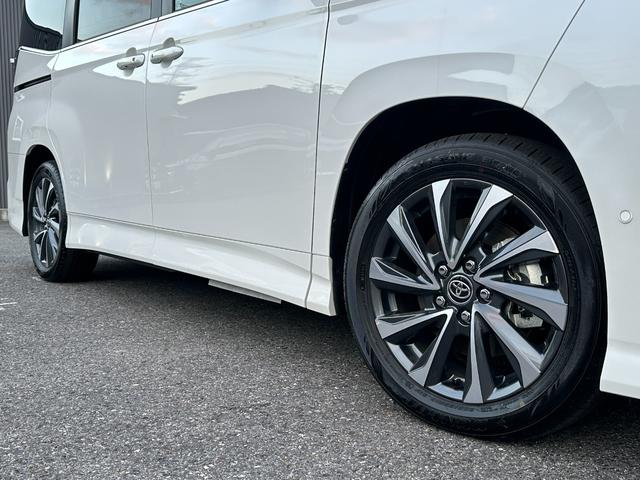 ヴォクシー ハイブリッドS-Z 【快適利便パッケージHi ドライビングサポートパッケージ】パノラミックビューモニター アドバンストパーク ブラインドスポットモニター 10.5DAPlus 三眼LEDヘッド オットマン シートヒーター(19枚目)