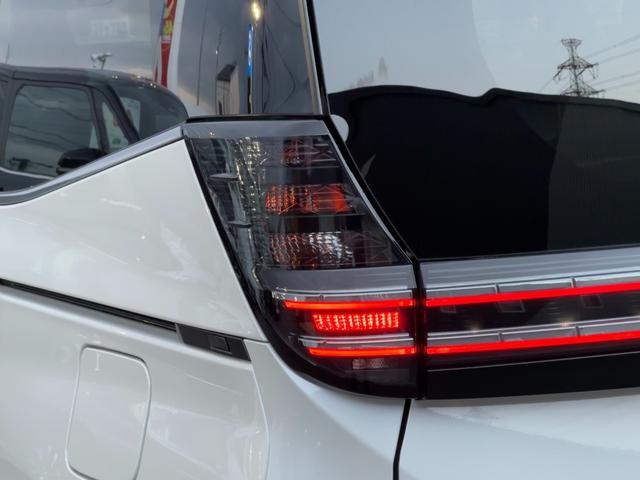 ヴォクシー ハイブリッドS-Z 【快適利便パッケージHi ドライビングサポートパッケージ】パノラミックビューモニター アドバンストパーク ブラインドスポットモニター 10.5DAPlus 三眼LEDヘッド オットマン シートヒーター(29枚目)