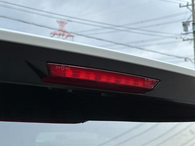 ヴォクシー ハイブリッドS-Z 【快適利便パッケージHi ドライビングサポートパッケージ】パノラミックビューモニター アドバンストパーク ブラインドスポットモニター 10.5DAPlus 三眼LEDヘッド オットマン シートヒーター(32枚目)