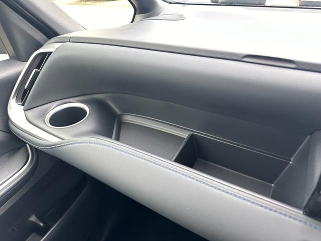 ヴォクシー ハイブリッドS-Z 【快適利便パッケージHi ドライビングサポートパッケージ】パノラミックビューモニター アドバンストパーク ブラインドスポットモニター 10.5DAPlus 三眼LEDヘッド オットマン シートヒーター(59枚目)