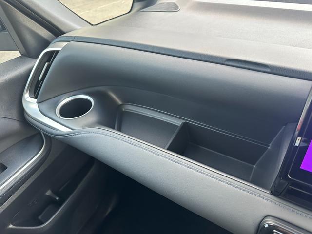 ヴォクシー ハイブリッドS-Z 【快適利便パッケージHi ドライビングサポートパッケージ】パノラミックビューモニター アドバンストパーク ブラインドスポットモニター 10.5DAPlus 三眼LEDヘッド オットマン シートヒーター(62枚目)