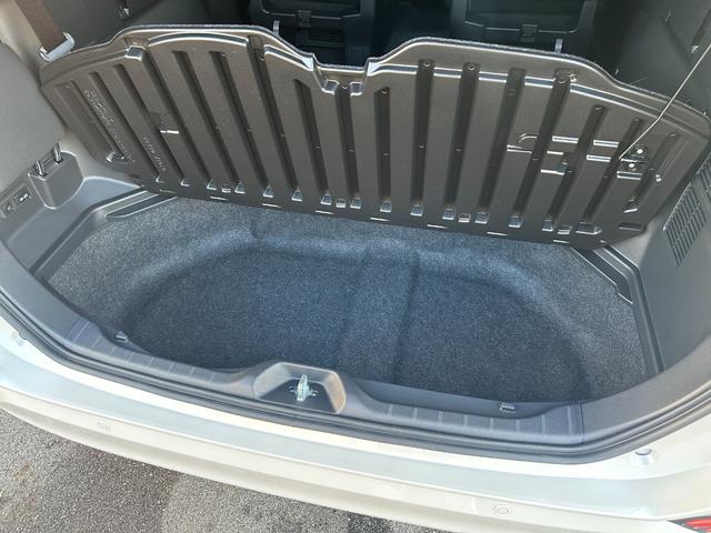 ヴォクシー ハイブリッドS-Z 【快適利便パッケージHi ドライビングサポートパッケージ】パノラミックビューモニター アドバンストパーク ブラインドスポットモニター 10.5DAPlus 三眼LEDヘッド オットマン シートヒーター(80枚目)