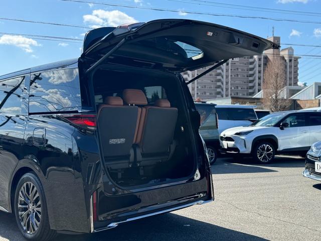 ヴェルファイアハイブリッド Z プレミア 【13.2インチ後席モニター!デジタルインナーミラー!!】 ユニバーサルステップ 左右独立ムーンルーフ 14インチDA ヘッドアップディスプレイ ブラウンナッパ内装 パノラミックビューモニター BSM(26枚目)