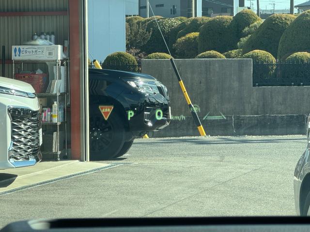 ヴェルファイアハイブリッド Z プレミア 【13.2インチ後席モニター!デジタルインナーミラー!!】 ユニバーサルステップ 左右独立ムーンルーフ 14インチDA ヘッドアップディスプレイ ブラウンナッパ内装 パノラミックビューモニター BSM(40枚目)