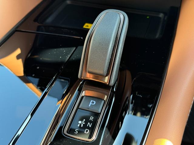 ヴェルファイアハイブリッド Z プレミア 【13.2インチ後席モニター!デジタルインナーミラー!!】 ユニバーサルステップ 左右独立ムーンルーフ 14インチDA ヘッドアップディスプレイ ブラウンナッパ内装 パノラミックビューモニター BSM(49枚目)