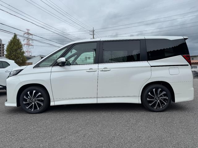 TOYOTA NOAH HYBRID S-Z
