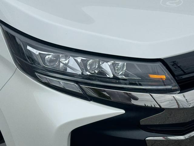 TOYOTA NOAH HYBRID S-Z