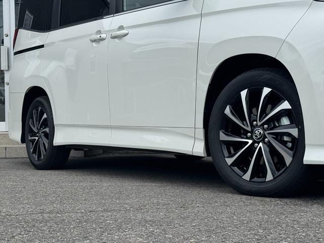 TOYOTA NOAH HYBRID S-Z