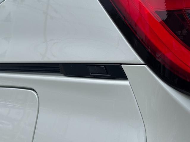 TOYOTA NOAH HYBRID S-Z