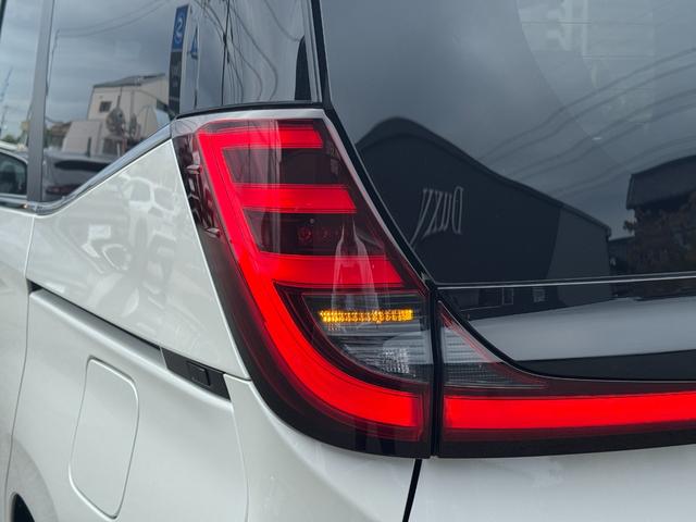 TOYOTA NOAH HYBRID S-Z