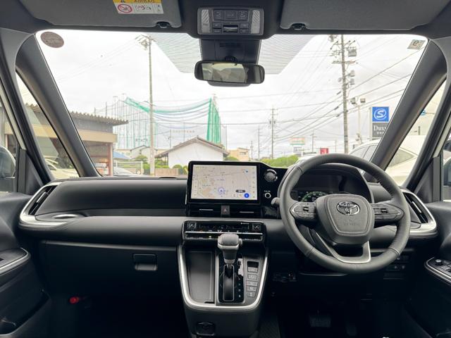 TOYOTA NOAH HYBRID S-Z