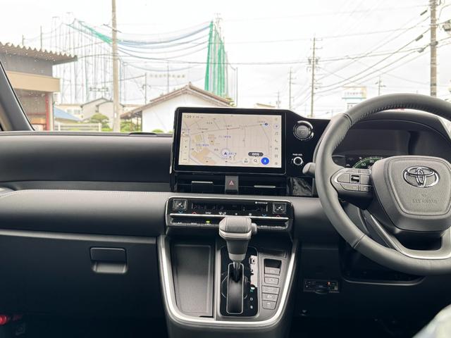 TOYOTA NOAH HYBRID S-Z