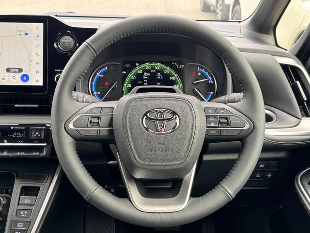 TOYOTA NOAH HYBRID S-Z