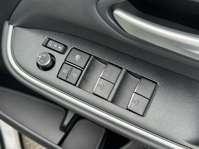 TOYOTA NOAH HYBRID S-Z