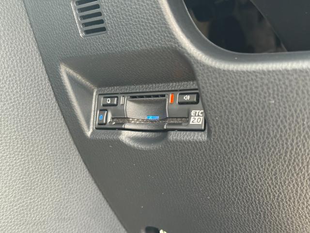 TOYOTA NOAH HYBRID S-Z