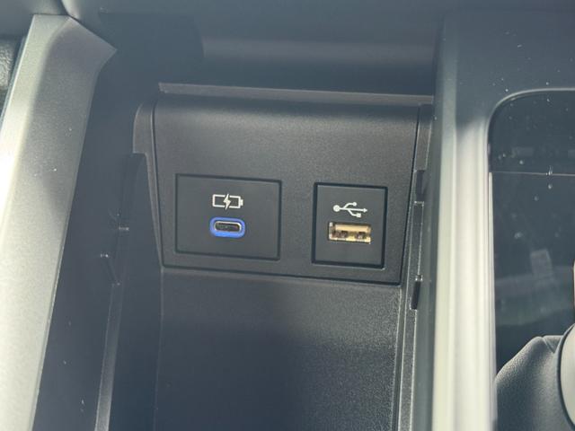 TOYOTA NOAH HYBRID S-Z