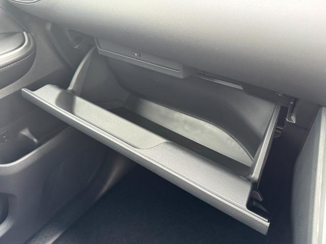 TOYOTA NOAH HYBRID S-Z