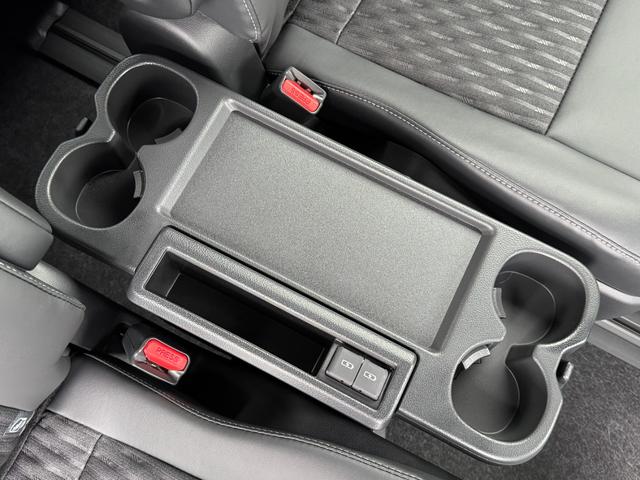 TOYOTA NOAH HYBRID S-Z