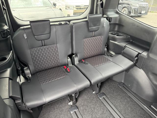 TOYOTA NOAH HYBRID S-Z