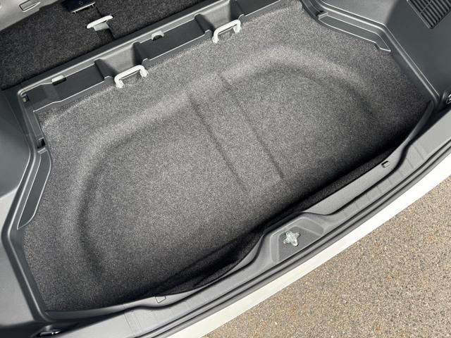 TOYOTA NOAH HYBRID S-Z