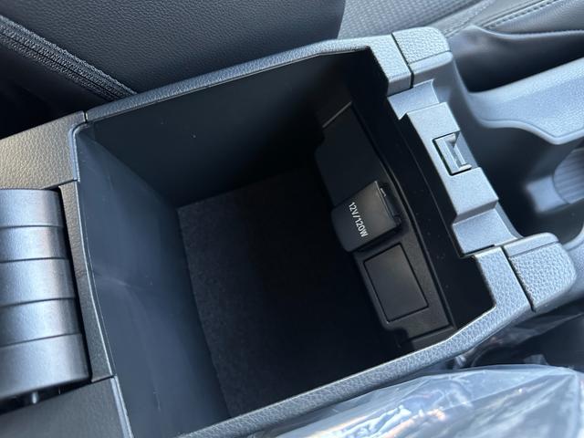 カローラクロス ハイブリッド Z 【パノラマルーフ!パノラミックビューモニター!】 アドバンストパーク 10.5インチディスプレイオーディオ ハンズフリーパワーバッグドア ブラインドスポットモニター ベンチレーション AC100V電源(56枚目)