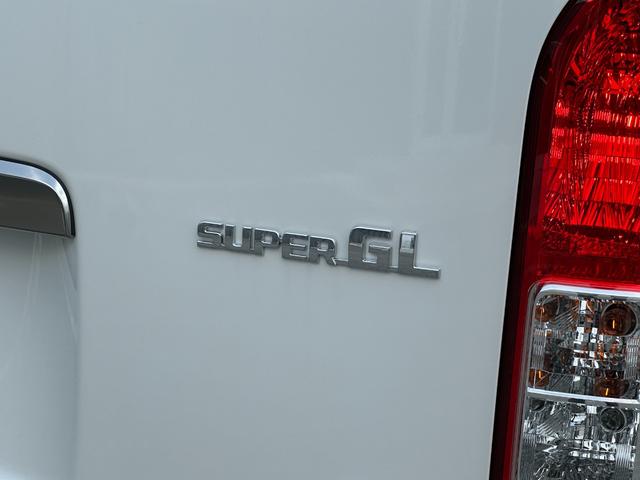 ハイエースバン ロングスーパーGL ダークプライムS 【即納!!特別仕様車!!】 20周年限定スカッフプレート パノラミックビューモニター デジタルインナーミラー 両側パワースライドドア レーンディパーチャーアラート AC100V電源 ハーフレザーシート(30枚目)