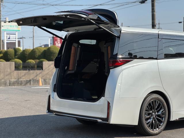 ヴェルファイアハイブリッド Z プレミア 【ブラウン内装!!デジタルインナーミラー!!】パノラミックビューモニター アドバンストパーク 左右独立ムーンルーフ 14インチディスプレイオーディオ 19インチアルミホイール 両側パワースライドドア!(26枚目)