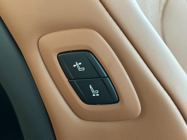 ヴェルファイアハイブリッド Z プレミア 【ブラウン内装!!デジタルインナーミラー!!】パノラミックビューモニター アドバンストパーク 左右独立ムーンルーフ 14インチディスプレイオーディオ 19インチアルミホイール 両側パワースライドドア!(62枚目)