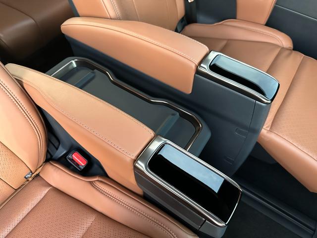 ヴェルファイアハイブリッド Z プレミア 【ブラウン内装!!デジタルインナーミラー!!】パノラミックビューモニター アドバンストパーク 左右独立ムーンルーフ 14インチディスプレイオーディオ 19インチアルミホイール 両側パワースライドドア!(75枚目)