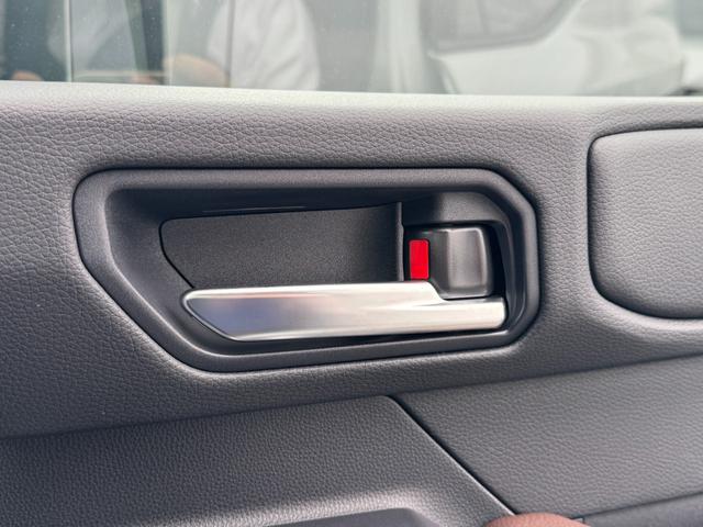 ランドクルーザー250 VX 【VXファーストエディション!パノラミックビューモニター】サンルーフ 角目LEDヘッドライト ブラインドスポットモニター デジタルインナーミラー パワーバッグドア 12.3インチディスプレイオーディオ(40枚目)