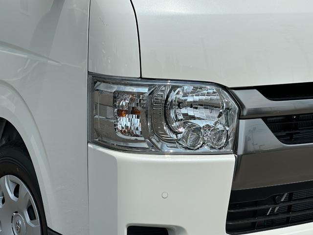 ハイエースバン ロングスーパーGL ダークプライムS 【即納!!特別仕様車!!】 20周年限定スカッフプレート パノラミックビューモニター デジタルインナーミラー 両側パワースライドドア レーンディパーチャーアラート AC100V電源 ハーフレザーシート(10枚目)