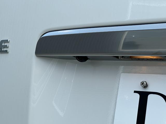 ハイエースバン ロングスーパーGL ダークプライムS 【即納!!特別仕様車!!】 20周年限定スカッフプレート パノラミックビューモニター デジタルインナーミラー 両側パワースライドドア レーンディパーチャーアラート AC100V電源 ハーフレザーシート(29枚目)