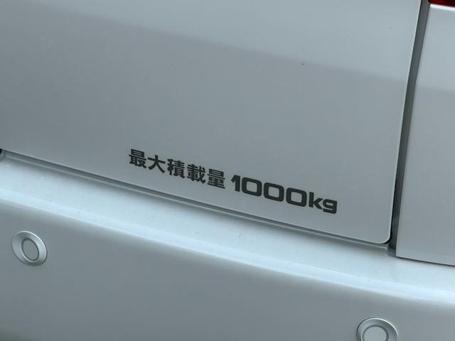 ハイエースバン ロングスーパーGL ダークプライムS 【即納!!特別仕様車!!】 20周年限定スカッフプレート パノラミックビューモニター デジタルインナーミラー 両側パワースライドドア レーンディパーチャーアラート AC100V電源 ハーフレザーシート(32枚目)