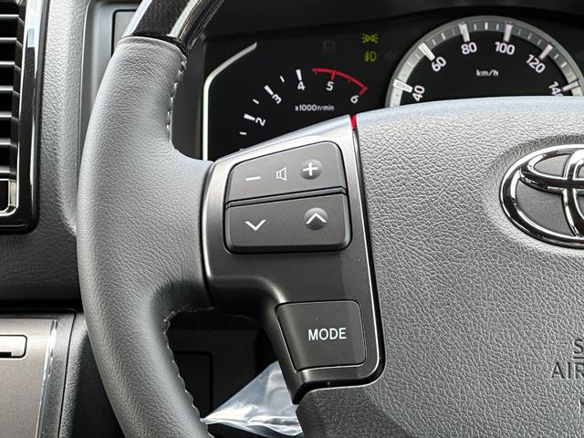 ハイエースバン ロングスーパーGL ダークプライムS 【即納!!特別仕様車!!】 20周年限定スカッフプレート パノラミックビューモニター デジタルインナーミラー 両側パワースライドドア レーンディパーチャーアラート AC100V電源 ハーフレザーシート(45枚目)