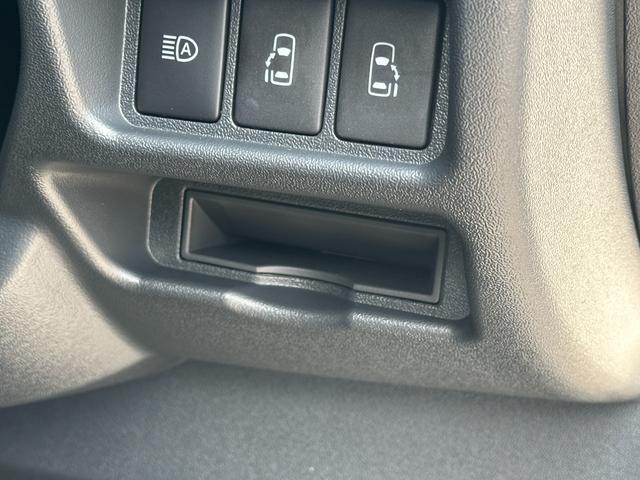 ハイエースバン ロングスーパーGL ダークプライムS 【即納!!特別仕様車!!】 20周年限定スカッフプレート パノラミックビューモニター デジタルインナーミラー 両側パワースライドドア レーンディパーチャーアラート AC100V電源 ハーフレザーシート(51枚目)