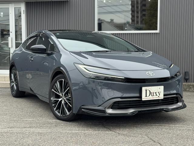 プリウス Z 【GRフロントスポイラー!!パノラマルーフ!!】パノラミックビューモニター アドバンストパーク ブラインドスポットモニター! 12.3インチディスプレイオーディオ! AC100V電源! シートヒーター(9枚目)