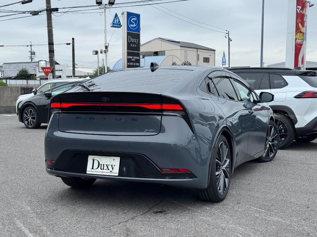 プリウス Z 【GRフロントスポイラー!!パノラマルーフ!!】パノラミックビューモニター アドバンストパーク ブラインドスポットモニター! 12.3インチディスプレイオーディオ! AC100V電源! シートヒーター(24枚目)