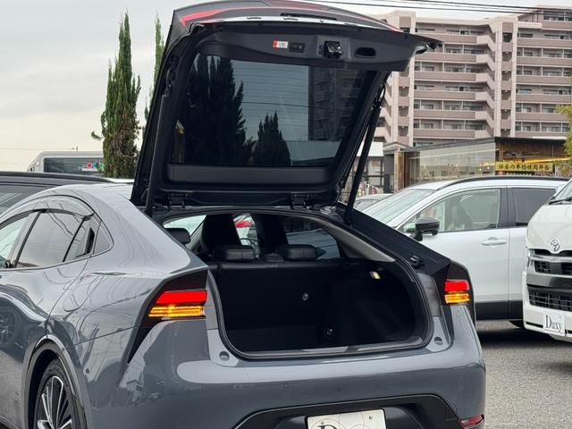 プリウス Z 【GRフロントスポイラー!!パノラマルーフ!!】パノラミックビューモニター アドバンストパーク ブラインドスポットモニター! 12.3インチディスプレイオーディオ! AC100V電源! シートヒーター(27枚目)