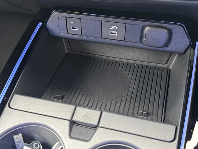 プリウス Z 【GRフロントスポイラー!!パノラマルーフ!!】パノラミックビューモニター アドバンストパーク ブラインドスポットモニター! 12.3インチディスプレイオーディオ! AC100V電源! シートヒーター(61枚目)