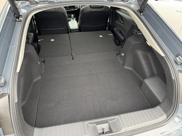 プリウス Z 【GRフロントスポイラー!!パノラマルーフ!!】パノラミックビューモニター アドバンストパーク ブラインドスポットモニター! 12.3インチディスプレイオーディオ! AC100V電源! シートヒーター(78枚目)