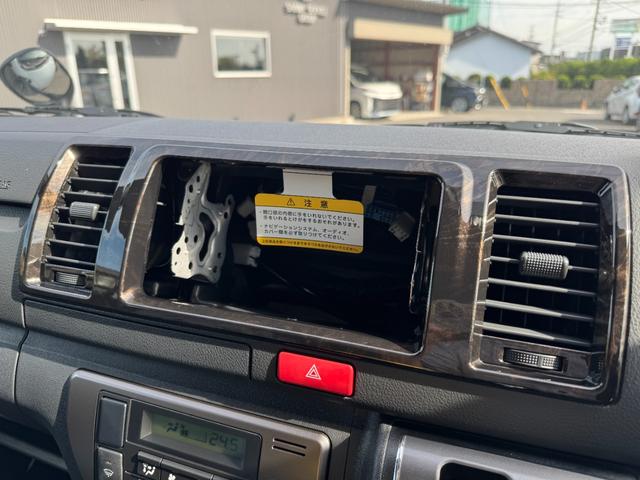 ハイエースバン 【パノラミックビューモニター!デジタルインナーミラー!】寒冷地仕様 両側パワースライドドア 20周年限定スカッフプレート ウッドコンビハンドル LEDヘッドライト プッシュスタート イージークローザー(52枚目)