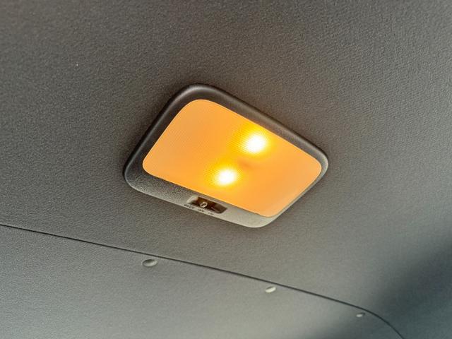 ハイエースバン 【パノラミックビューモニター!デジタルインナーミラー!】寒冷地仕様 両側パワースライドドア 20周年限定スカッフプレート ウッドコンビハンドル LEDヘッドライト プッシュスタート イージークローザー(73枚目)