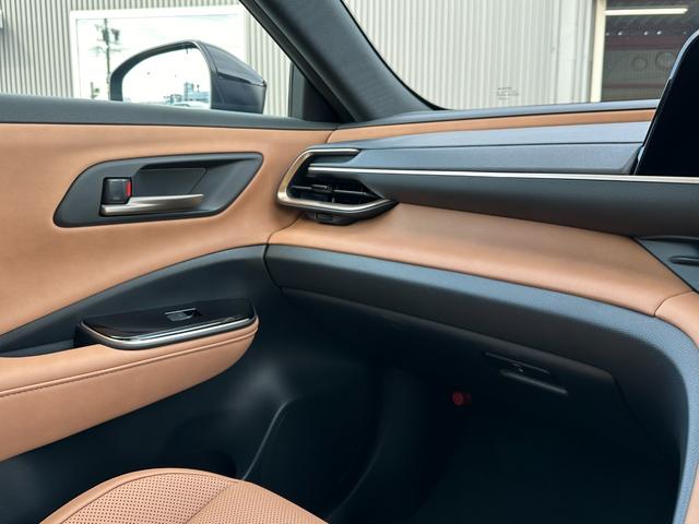 クラウンスポーツ Z 【即納!パノラマルーフ!】12.3インチディスプレイオーディオ デジタルインナーミラー ドラレコ前後 パノラミックビューモニター 21インチアルミホイール ワイヤレス充電 ハンズフリーパワーバックドア(62枚目)