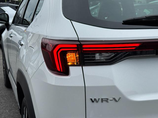 ＷＲ－Ｖ Ｚ＋　【フルＬＥＤヘッドライト！ホンダコネクテッドナビ！】ホンダセンシング　１７インチアルミホイール　フルオートエアコン　リアエアコン　電動格納式ドアミラー　本革巻きステアリングホイール　ＬＥＤフォグランプ（25枚目）